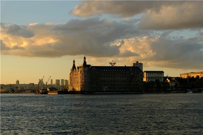 八字過硬喜水如何破解？資深命理師教你化解之道